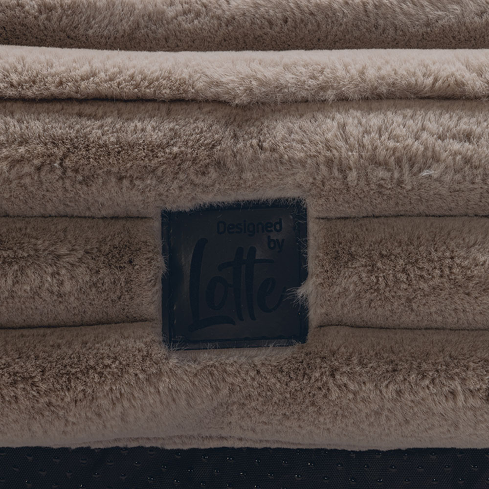 Designed by Lotte Hundekissen Reza - Beige 