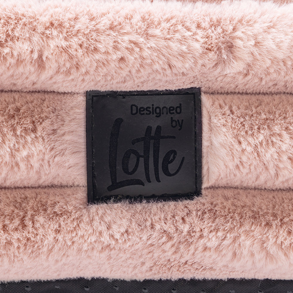 Designed by Lotte Hundekissen Reza - Rosa 