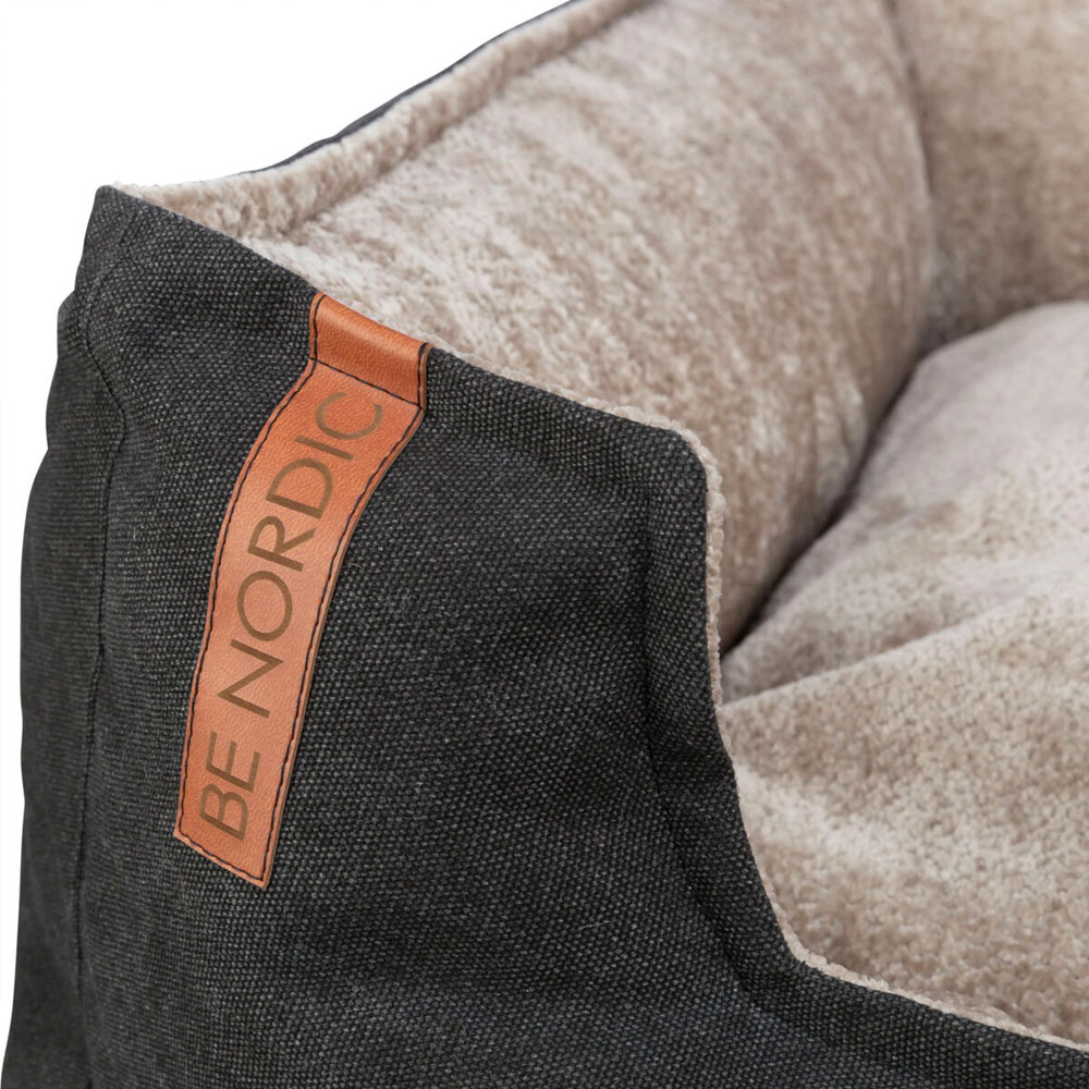 Trixie BE NORDIC Bett Föhr - schwarz/sand 60 × 50 cm